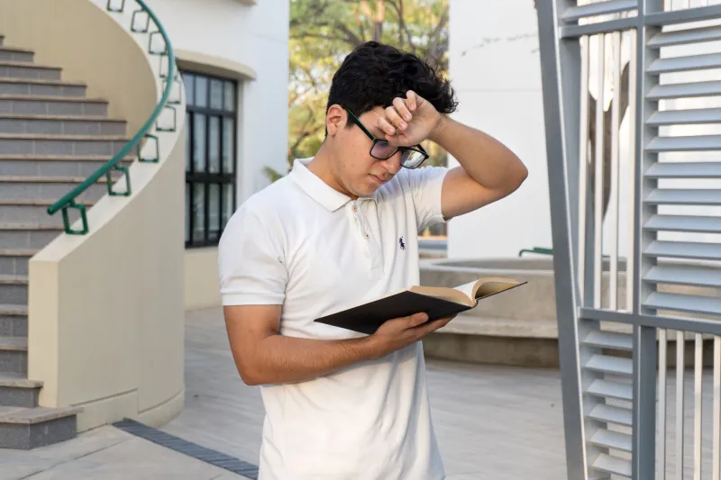 Left on Read: What Happens to a Fandom When the Manga Just… Stops